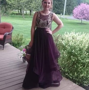 Beautiful Burgundy Formal Dress